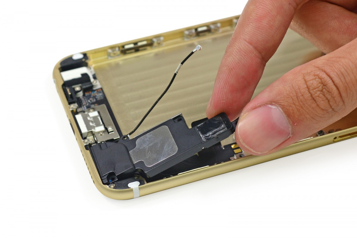 Замена динамика iPhone 4S